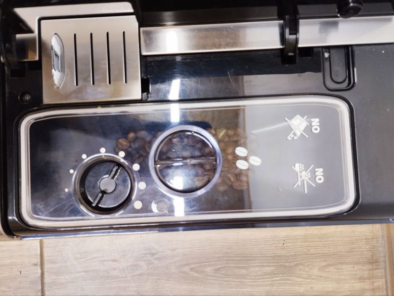Кавомашина Saeco Exprelia HD8856 1400W sn TU901206024926 000047547 фото