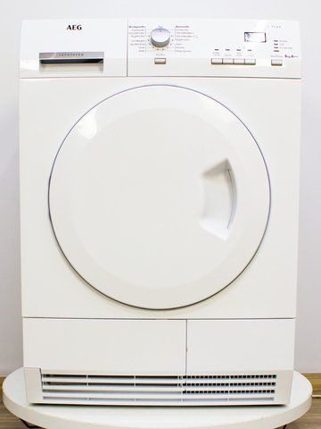 Сушильна машина AEG T68680IH 700W 8 кг sn 74406994 000021822 фото