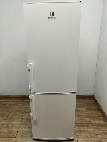 Холодильник двухкамерный Electrolux EN3400AOW 120W 223+92 л sn 40250891 n377 000048018 фото