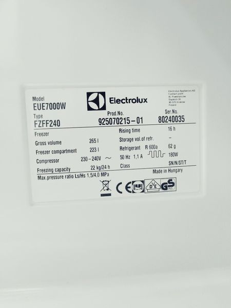 Морозильна камера Electrolux EUE7000W 223л 180w sn 80240035 000039406 фото