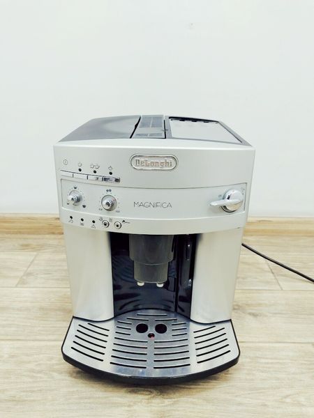 Кофемашина DeLonghi Magnifica ESAM3200 S 000036103 фото
