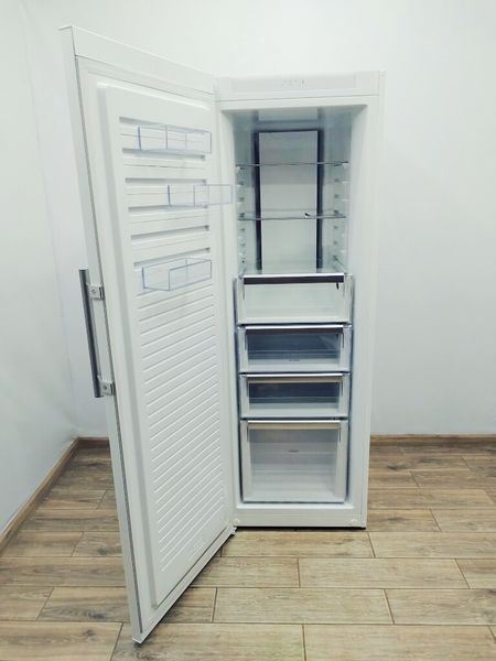 Морозильна камера Electrolux EUE7000W 223л 180w sn 80240035 000039406 фото