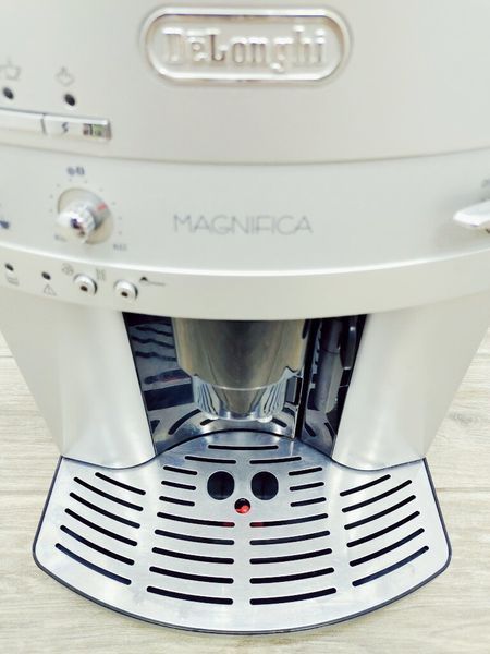 Кофемашина DeLonghi Magnifica ESAM3200 S 000036103 фото