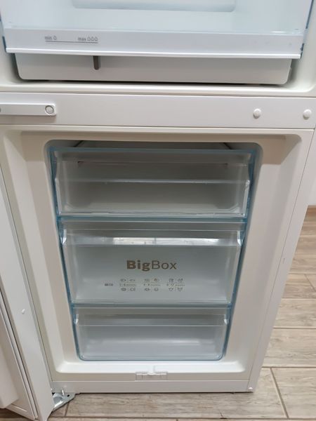 Холодильник двокамерний Bosch KGV36VW31 01 215+94л 90w sn 9111 100103_п11_302 000045152 фото