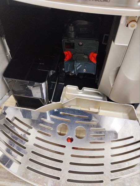 Кавомашина DeLonghi ESAM3500 S 1350W sn 02018 000047873 фото