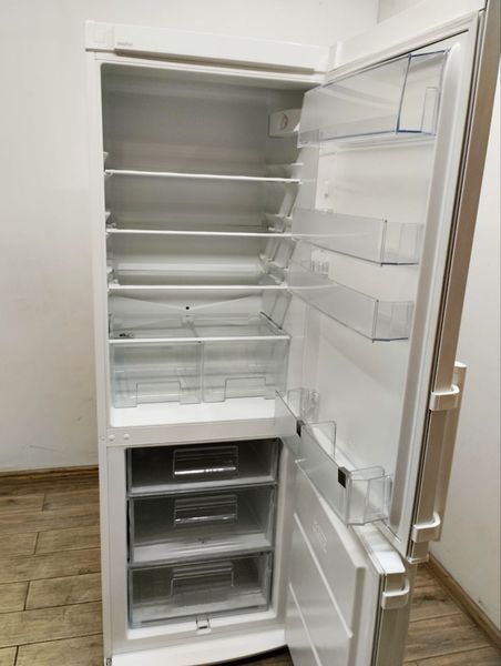 Холодильник двухкамерный Electrolux EN3400AOW 120W 223+92 л sn 40250891 n377 000048018 фото
