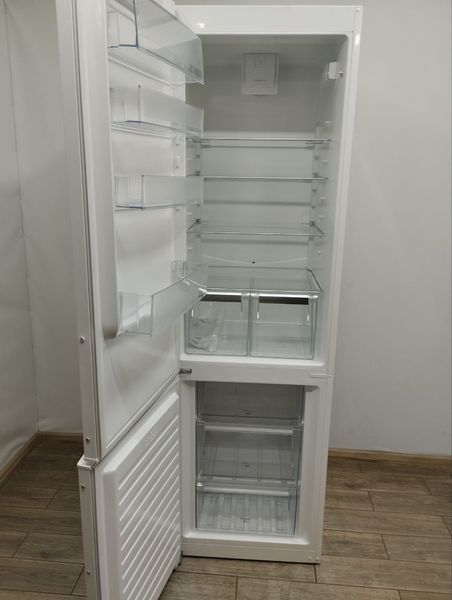 Холодильник Electrolux LNT5TF37W2 117W 258+78л sn 117300001 n 447 000049376 фото