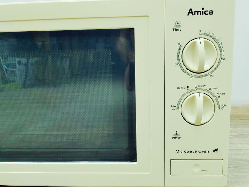 Мікрохвильова піч Amica MW 13035 1200w sn S027W15212G1954 000039085 фото