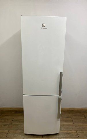 Холодильник двокамерний Electrolux 245+76л 215W sn 30320043 n 424 000048809 фото