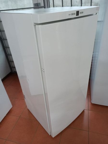 Морозильна камера Miele FN 12221 S 151л 5 полиць 259w sn 51120459154 000032155 фото