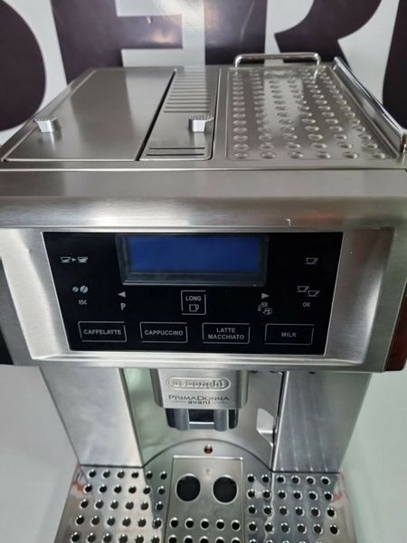 Кофемашина DeLonghi PrimaDonna ESAM6700 000039491 фото