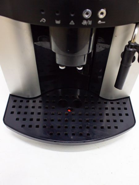 Кавомашина DeLonghi ESAM2200 S 1450w sn 20820 212023AB07070320154 000031833 фото