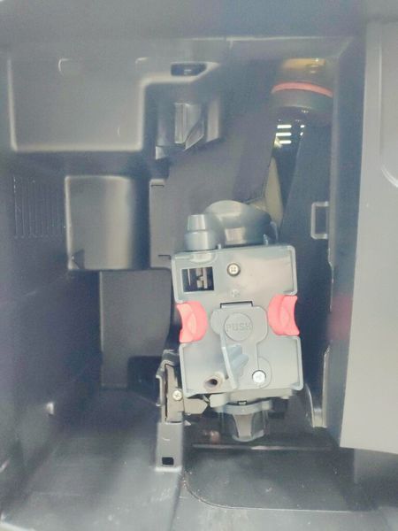 Кофемашина DeLonghi Magnifica ESAM4000 B 000021195 фото
