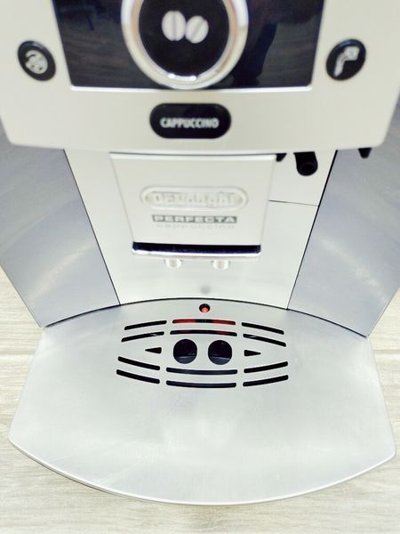 Кавомашина DeLonghi Perfecta Cappuccino ESAM5500 B 1350w sn 14119 000021842 фото