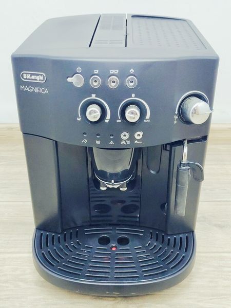 Кофемашина DeLonghi Magnifica ESAM4000 B 000021195 фото