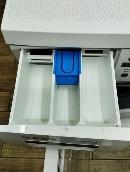 Стиральная машина Bosch WAQ28321 2400W 7кг sn 9205001575 000048187 фото