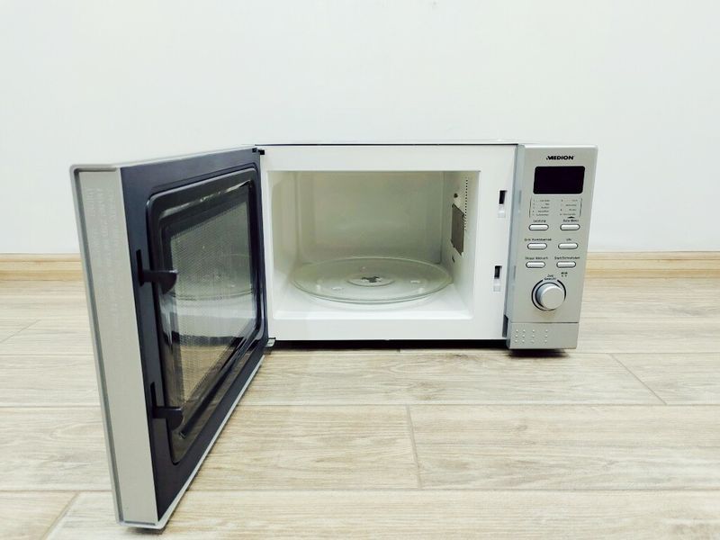 Мікрохвильова піч Medion MD 10940 1200w гриль 1000w sn S026W004509 000037174 фото