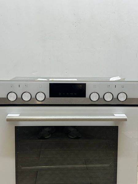 Духовой шкаф поверхностью Siemens HE517SBW0 49 11.4kW sn 010800205 000048321 фото