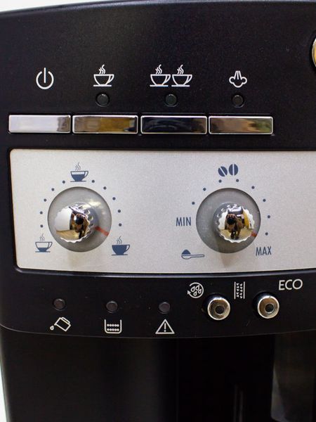 Кавомашина DeLonghi ESAM3000 B 1450w sn 24120 212097DQ12101110061 000028994 фото