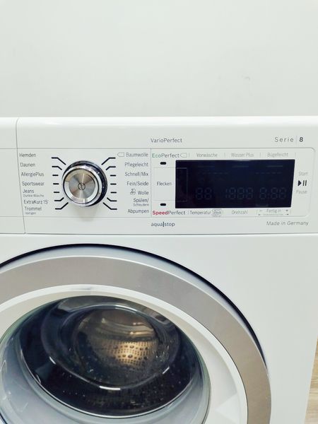 Стиральная машина Bosch Serie8 WAW32590 000045803 фото