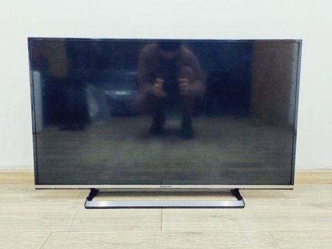 ТБ 40 Panasonic TX 40CSW524 LCD Full HD WiFi 66w sn 5632141 000042302 фото