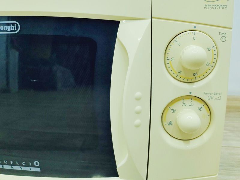 Мікрохвильова піч DeLonghi MW314 1200w sn 12809000036 000041844 фото