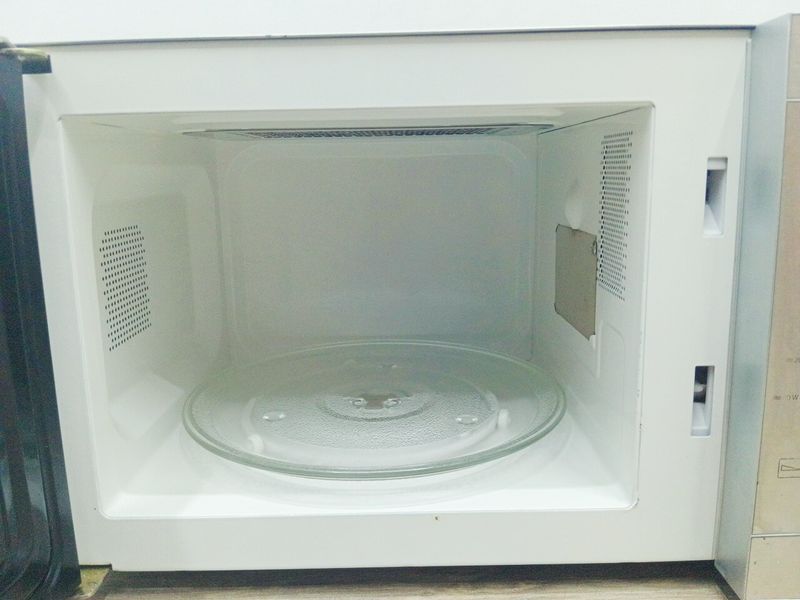 Мікрохвильова піч Severin MW 9712 1200w гриль 1000w sn S025W679 000038692 фото