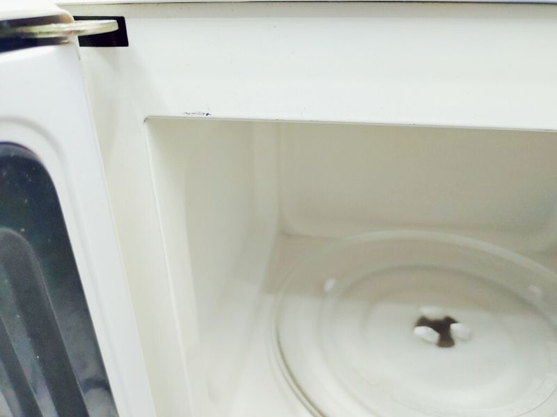 Мікрохвильова піч DeLonghi MW314 1200w sn 12809000036 000041844 фото