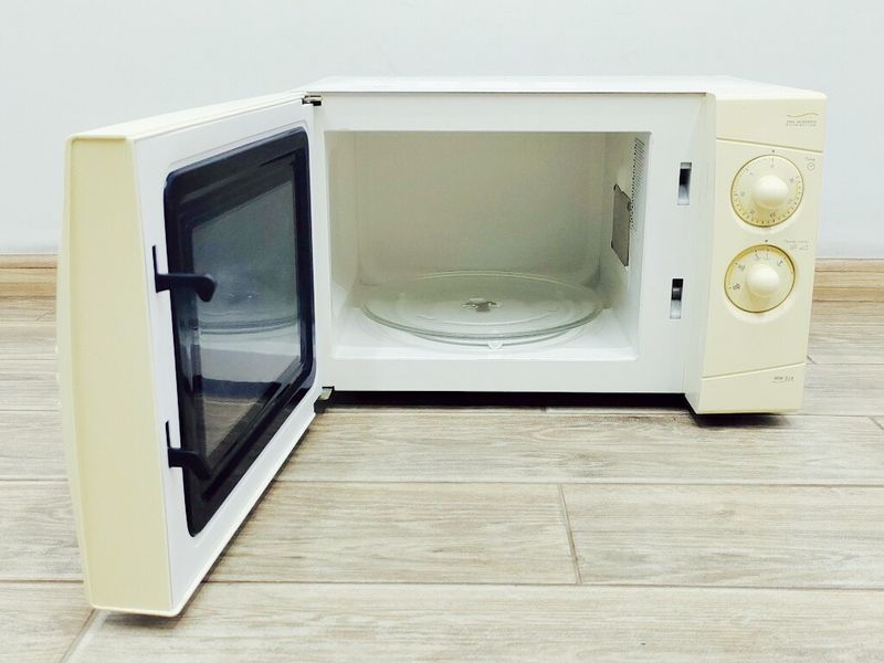 Мікрохвильова піч DeLonghi MW314 1200w sn 12809000036 000041844 фото