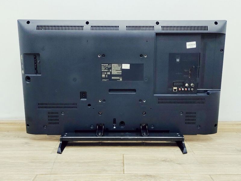ТБ 40 Panasonic TX 40CSW524 LCD Full HD WiFi 66w sn 5632141 000042302 фото