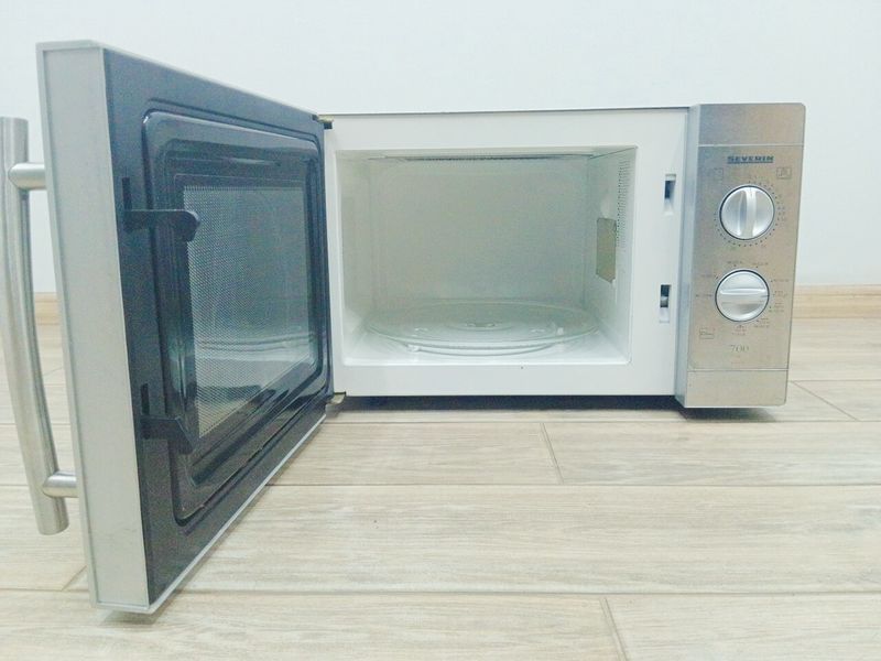 Мікрохвильова піч Severin MW 9712 1200w гриль 1000w sn S025W679 000038692 фото