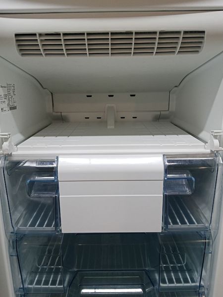 Морозильная камера Electrolux EUFG29800X 240W 252л sn 94310035 n533 000051098 фото