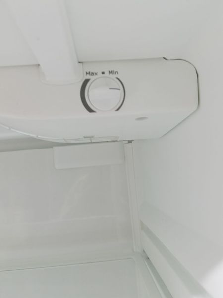 Холодильник однокамерний Electrolux ERC37255W 80W 358л sn 04830029 n544 000051089 фото