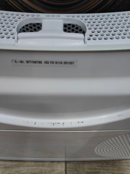 Сушильная машина Bosch WTY88780 1000W 8кг sn 9110201287 000050526 фото