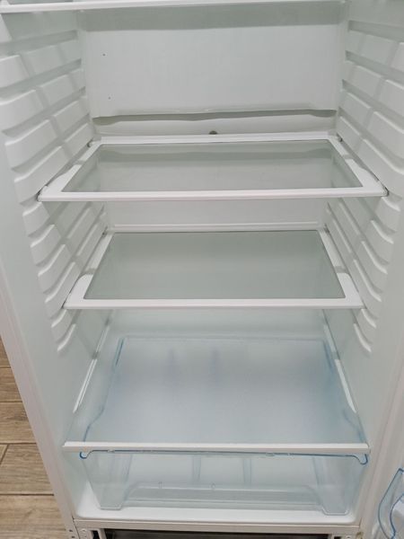 Холодильник однокамерний Electrolux ERC37255W 80W 358л sn 04830029 n544 000051089 фото