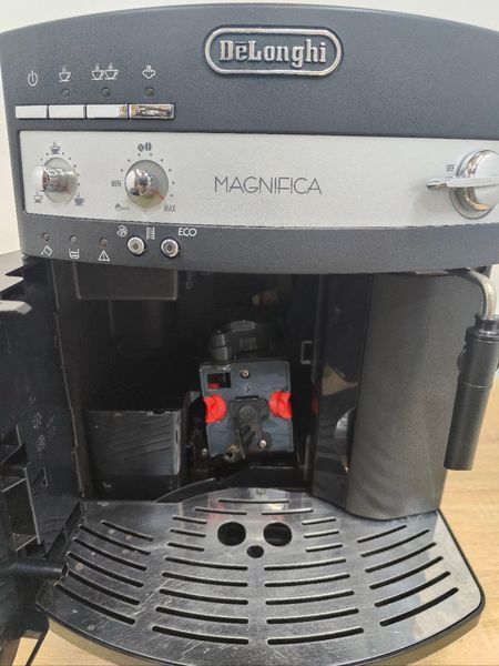 Кавомашина DeLonghi ESAM3000 1450W sn 54723 000049615 фото