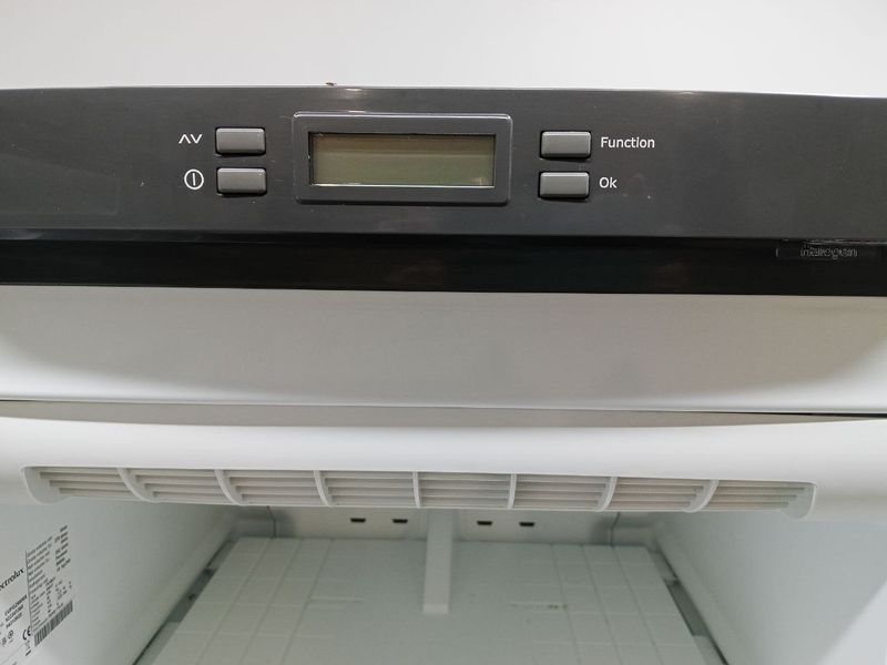 Морозильная камера Electrolux EUFG29800X 240W 252л sn 94310035 n533 000051098 фото