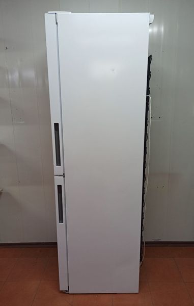 Холодильник двухкамерный Miele KFN 29142 DWS 000035058 фото