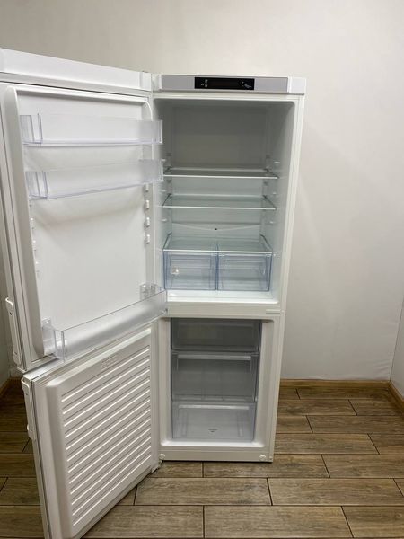 Холодильник двокамерний Electrolux EN3200JHW 194+109л 240W sn 84560028 n 414 000048799 фото