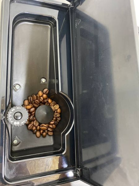 Кофемашина Delonghi Magnifica ESAM5708S 1350w sn 60424 000048995 фото