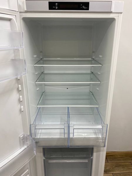 Холодильник двокамерний Electrolux EN3200JHW 194+109л 240W sn 84560028 n 414 000048799 фото