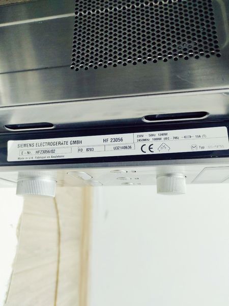 Мікрохвильова піч Siemens HF23056 02 1240w sn 8203 U32140636 000031589 фото