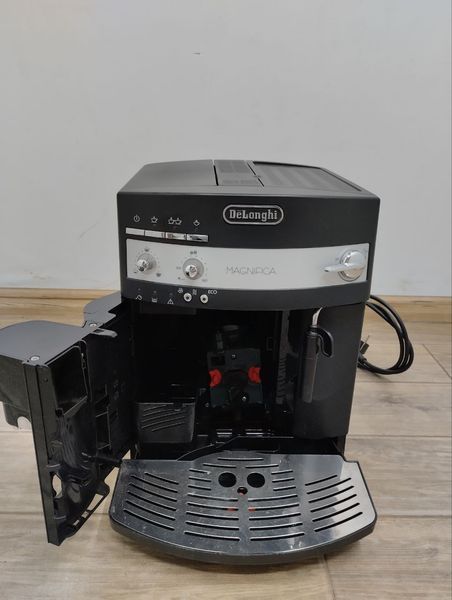 Кофемашина DeLonghi ESAM3000 sn 54723 000046580 фото