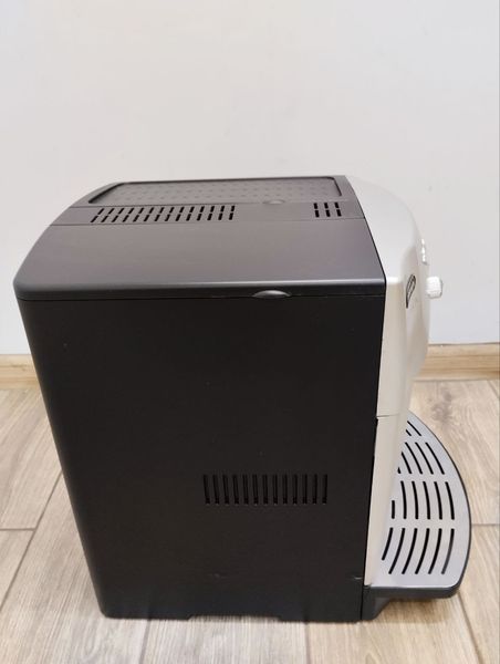 Кофемашина Delonghi Magnifica ESAM4200S 1450w sn 12919 000047546 фото