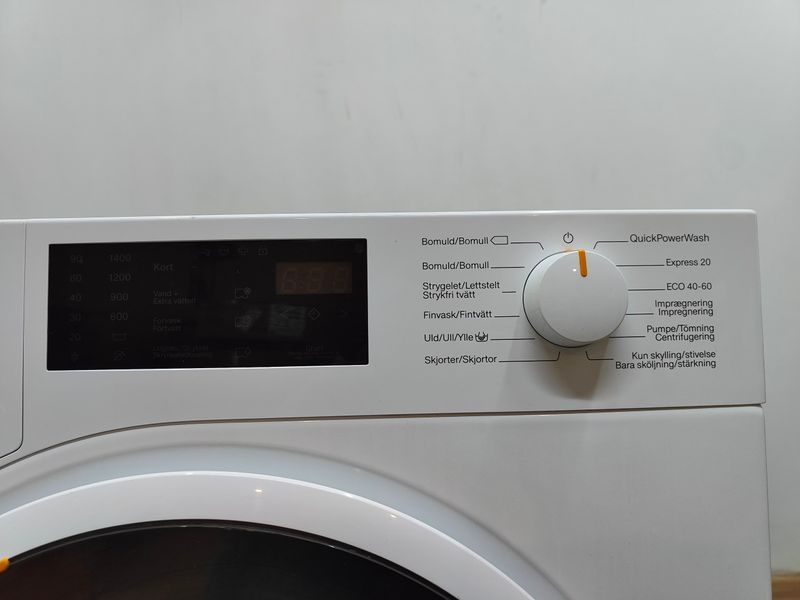 Стиральная машина Premium WWD320 WCS 2400W 8кг sn 11150112094 000053928 фото