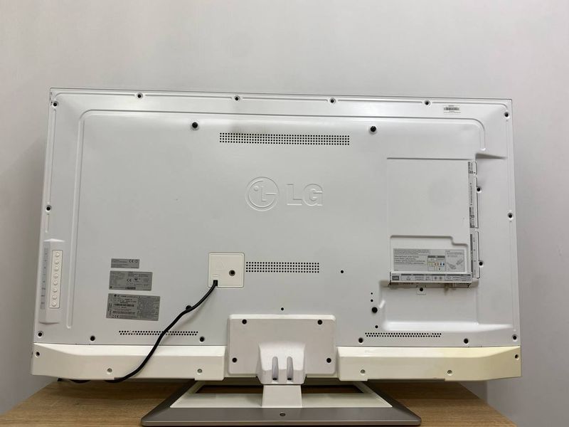 Телевизор LG 47LM669S110W sn 205WRDW3A258 000048685 фото