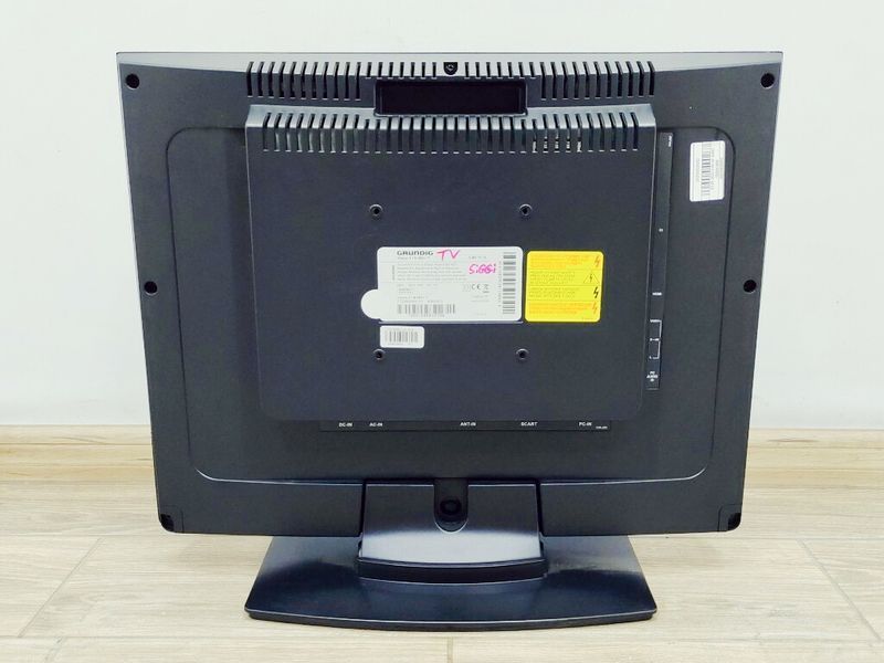 Телевизор 19 Grundig Vision 3 19 3831 T LCD HD 000041885 фото
