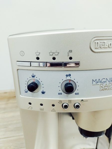 Кавомашина DeLonghi Magnifica ESAM3300 1350w sn 91117 000038487 фото