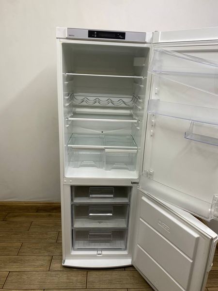 Холодильник двокамерний Electrolux EN3402AOW 223+92л 144W sn 34220021 n 420 000048805 фото