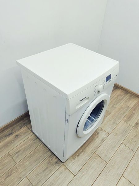 Стиральная машина Siemens WM14E4S0 05 000039685 фото
